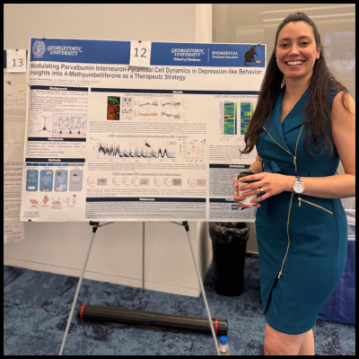 Pauline Wonnenberg with poster